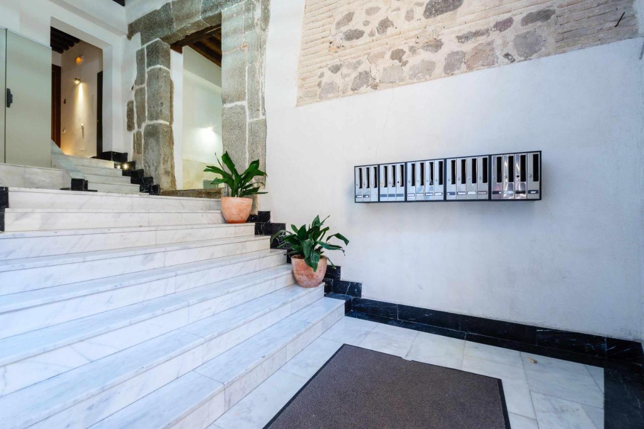 Apartamento Con Patio Junto A La Catedral By Toledo Ap ภายนอก รูปภาพ